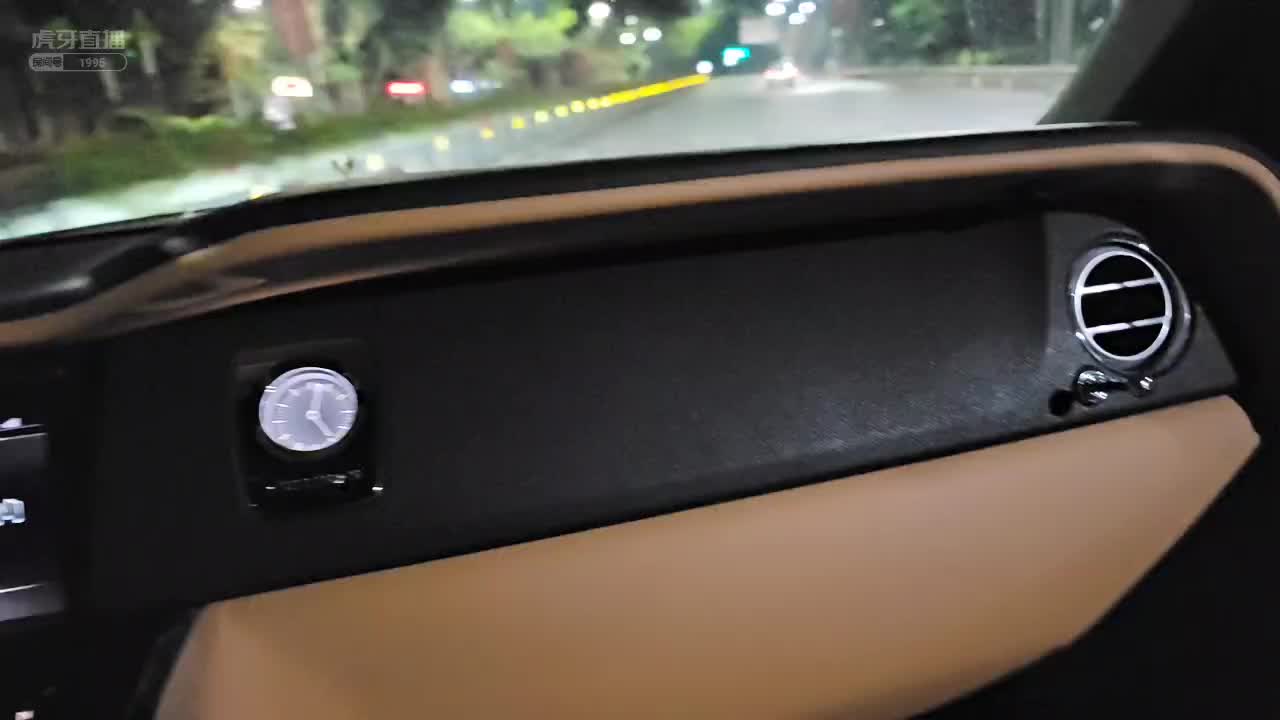 小酷解释劳斯莱斯小金人就是挂外卖的,最后被李总打脸！#星秀爆料站#