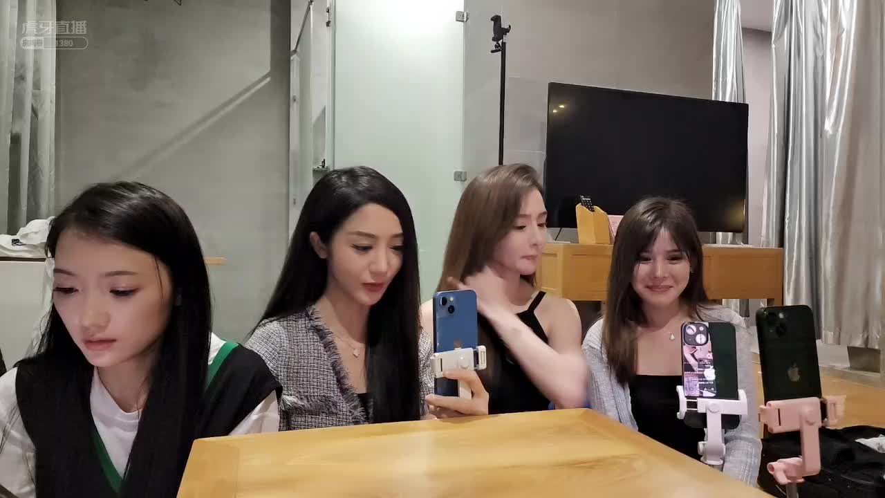 阿布让女主播讲什么是“感恩”！