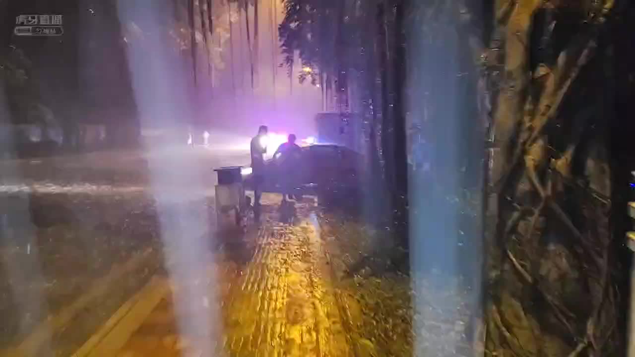 7月2号【霹雳爷们儿】来三亚，玩的就是水，尽管是雨水