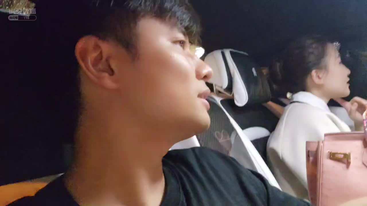 【会长】 好不容易来到大城市，会长花重金买礼物 