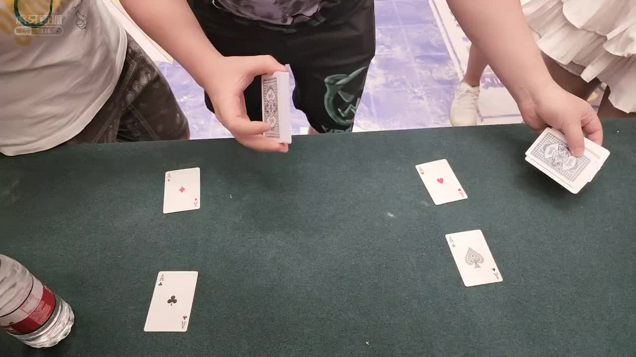 问你黑红，你说黄的。想什么呢？