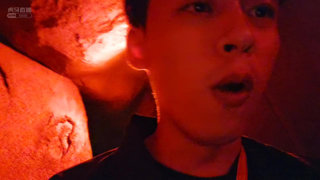 【张开朗】开朗探访鬼屋？