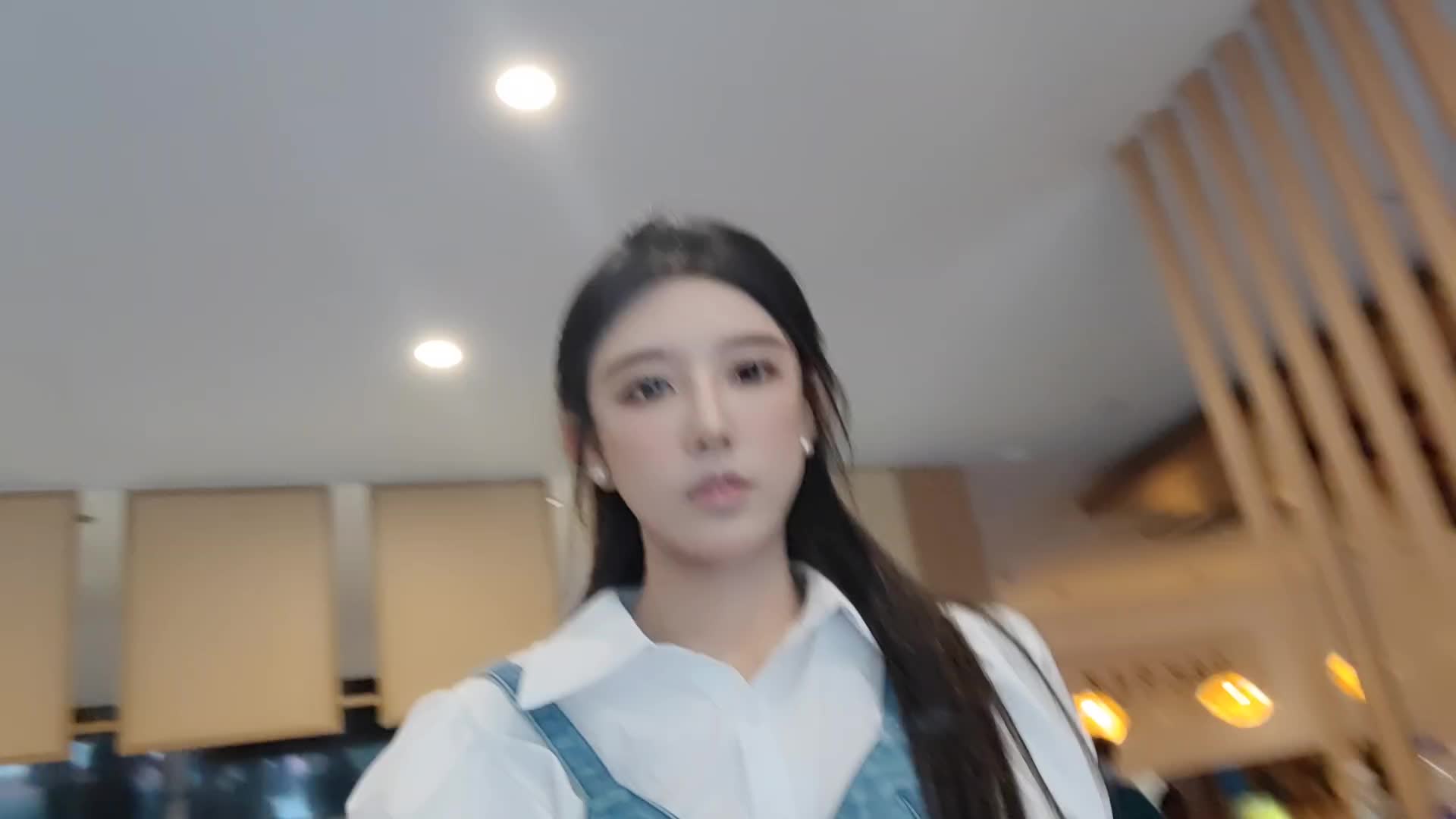 表哥我出来了哦？