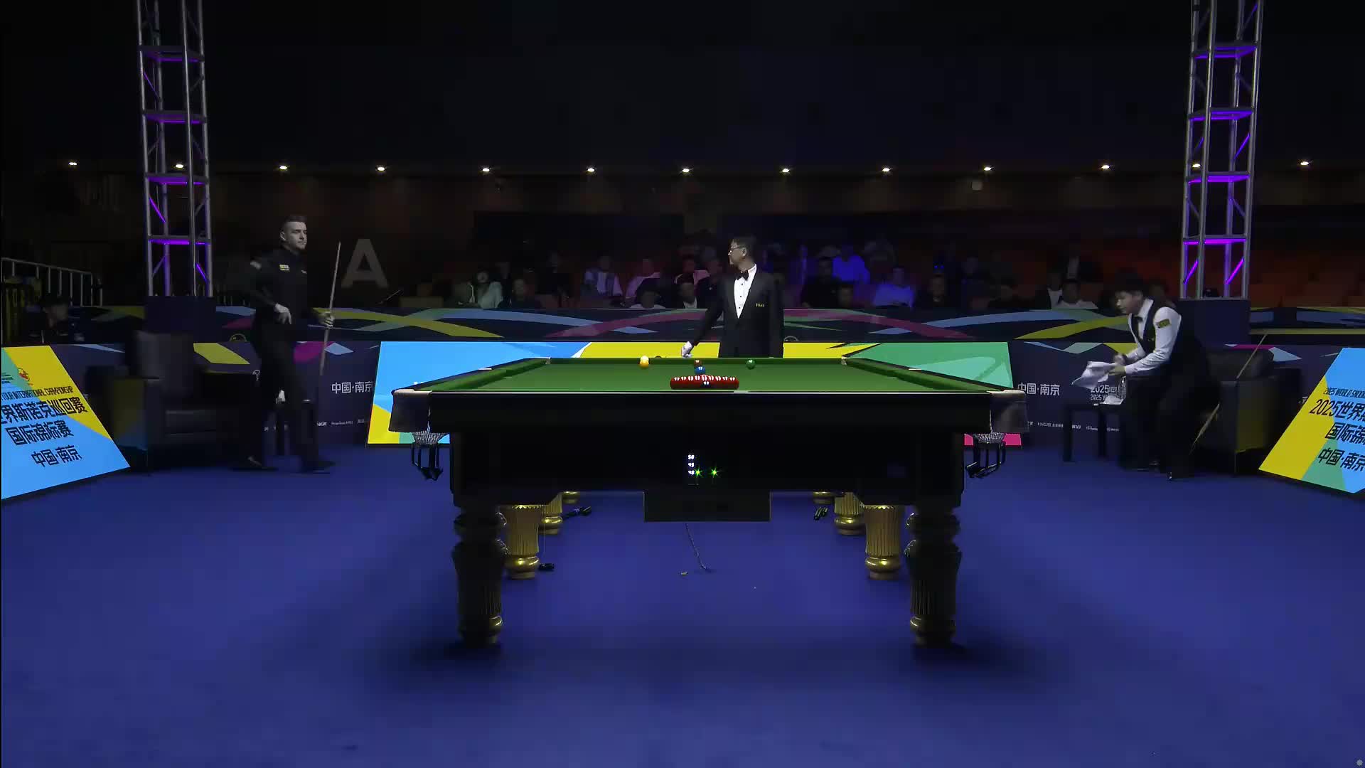 马克·塞尔比 VS 赵心童  2033斯诺克国际锦标赛  第十局