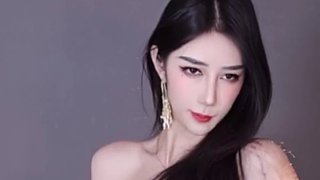 【車?yán)习迥亍亢敛毁M力的美