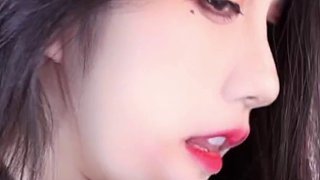 【車?yán)习迥亍空f(shuō)愛(ài)我，讓我聽聽鬼話