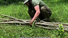第8集：男人在野外搭建了六个荒野庇护所