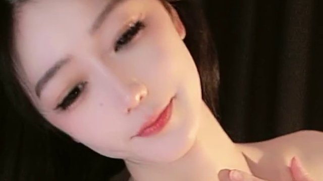 【刘钞钞cc】这样的身材，你敢说不心动