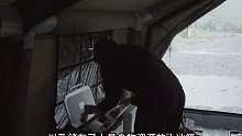 第2集：在森林深处搭建帐篷，当做遮风挡雨的家，体验户外雨天露营