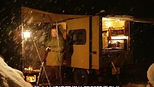 第2集：在零下十度的雪天，驾驶自制面包车户外露营，搭建房车营地