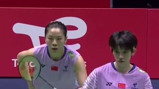女子雙打賈一凡張殊賢橫掃晉級對手兩局得分不過5~球迷直呼太殘暴了