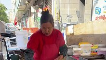 擀面片很筋道，吃起来很厚实