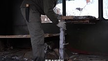 第2集：一个废弃多年的车厢，竟然被男人搭建成了适合居住的小屋