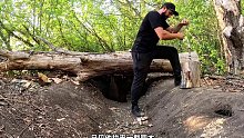 第2集：为了躲避野兽的袭击，男人在野外给自己搭建了舒适的小屋