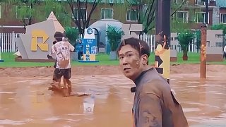 于洋太有節(jié)目效果了，無人機(jī)被他擺楞明白了