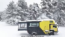 第1集：外面下着大雪，男人却能在野外和家人一起住着温暖的房车
