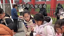 今天花两分钟带大家看看小学门口路边摊有多少好吃的