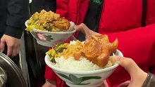 深夜的卤肉饭有多疯狂~