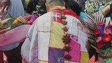 他是当之无愧的人间活佛