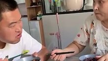 女婿在丈母娘面前告状使出绝招，大口吃肉主动洗碗，结局让人笑喷