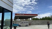 新疆阿克苏市中国石油加油站