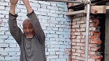 75岁大爷干活杠杠滴