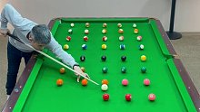这么多球要想不碰球清台，难度不小啊