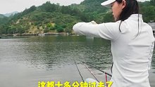结束宅家去感受夏天反正也赚不到钱，不如一起去钓鱼吧 (3)