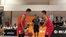 我记得跟同桌最后一次挥手告别。记得跟同学最后一次听班主任唠叨，记得跟前桌最后一次打闹。那天空气微醺，