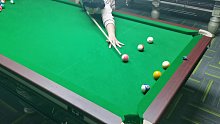 贴库球小技巧。中杆右塞，短拉快出