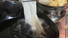 _有谁知道这油炸的是什么美食！