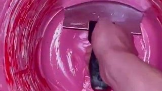 粉刷匠小哥一頓操作引起舒適，好像在鏟冰淇淋！