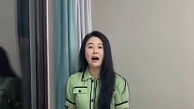 小姨突然进来，来不及收拾床上的纸巾