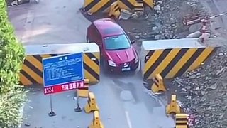 道路千万条视频封面