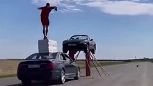 国外汽车博主，不说车，就是玩