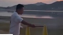 这样的烟花哪有？放的跟特效差不多
