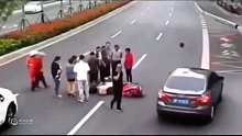 车祸现场，一不小心就从配角变主角了！