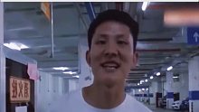 男子花15万买车位，谁知车位比地面高出半米，物业：这是你自己选的