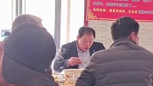 餐馆提供免费餐食帮助陌生人，网友：被最后一句话“细节”到！ ​