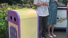 碎嘴子垃圾桶无障碍和游客对话，网友：我第一次用”吵“来形容一个垃圾桶！