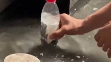 塑料瓶吸走一屋子的水，什么原理你还知道吗