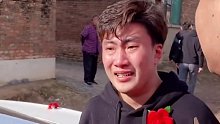 感人！弟弟含泪送姐姐出嫁，从强忍泪水到控制不住大哭，满满的不舍。