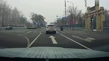 “报警，我有行车记录仪”……“我也有行车记录仪”