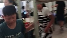 学生寝室“恐怖”24人间，网友：突然觉得八人宿舍已经很好了