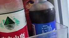 男生吐槽家里冰箱机关重重，喝个饮料被自家爸妈联合暗算