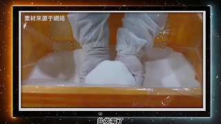 食鹽具有極強(qiáng)的吸濕性和高滲透壓特性，其水分活度低于0.75 1