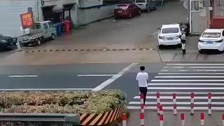 這樣的行人不讓也罷