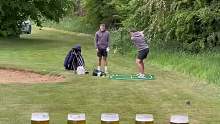 极限高尔夫球挑战，打中远处的酒杯就算一分