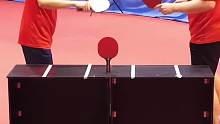 极限乒乓球挑战，谁能连续击中锣鼓，就能赢得一千美刀的奖励