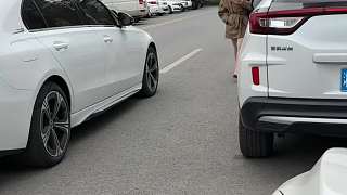 怎么辦怎么辦，這種情況要不要去追呀？